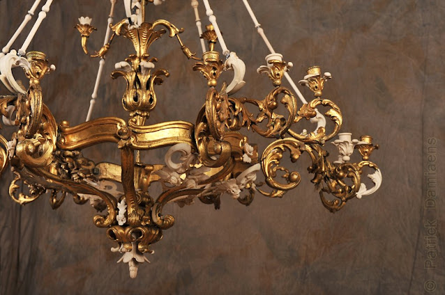 The Castle of LEMBECK | Restoration of a wooden chandelier | Wooden Chandelier Rococo Style | Restoration of Listed Buildings | Wooden Chandelier