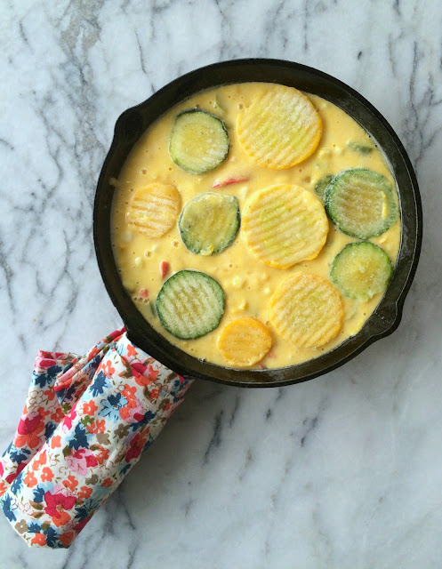 Veggie Skillet Cornbread Recipe- Perfect pretty vegetable packed side dish | www.jacolynmurphy