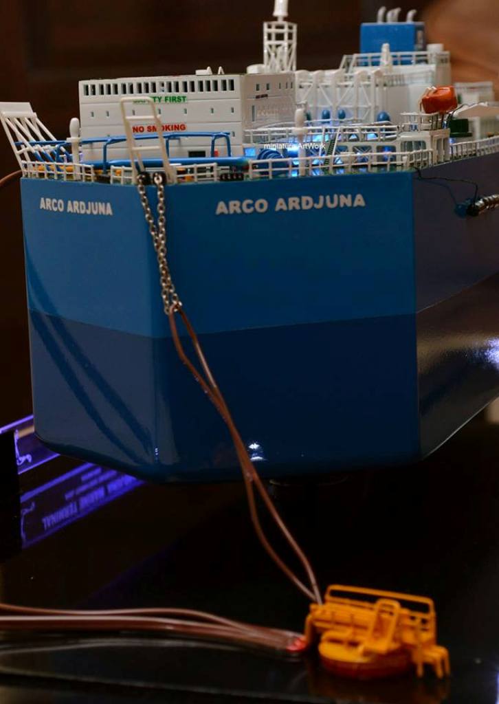 souvenir maket miniatur kapal tanker fso arco ardjuna milik pertamina phe onwj