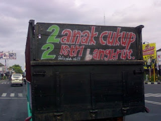 tulisan di truk