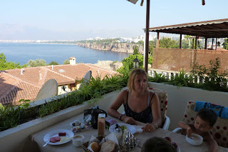 Desayunando en Antalya.