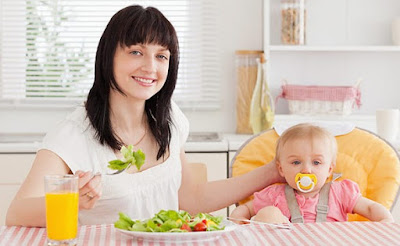  Kebanyakan wanita dikala habis melahirkan Cara Diet Sehat dan Aman Untuk Ibu Menyusui