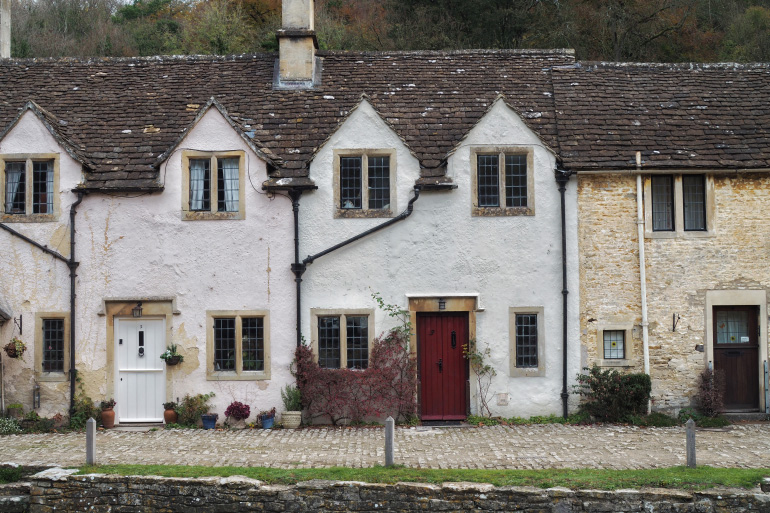 Village de Castle Combe dans les Cotswolds en Angleterre