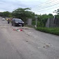 Sampah Tercecer di tengah Jalan Kayangan