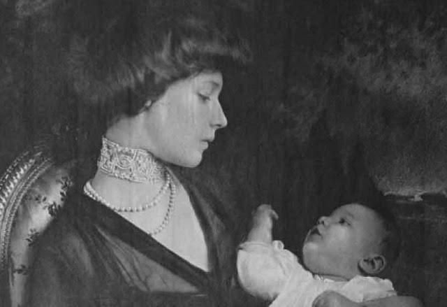 Madaleine Astor e filho