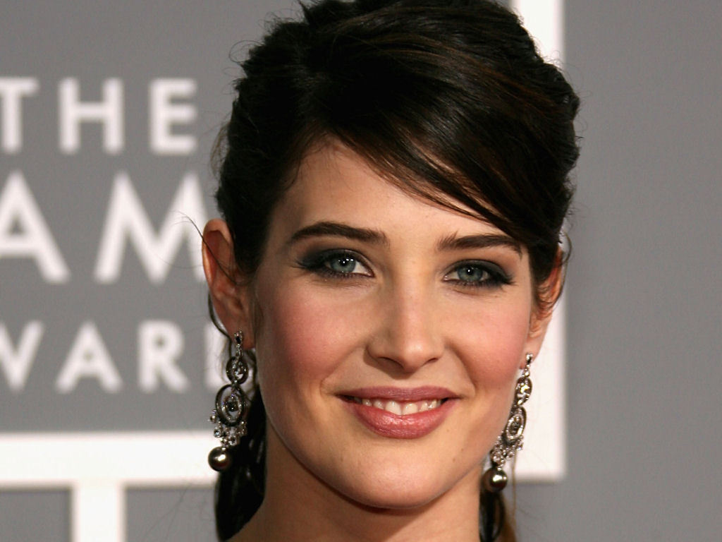 celebrity wallpapers and videos: COBIE SMULDERS