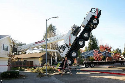 Ton Crane falls into house Santa Rosa home Seen On lolpicturegallery.blogspot.com