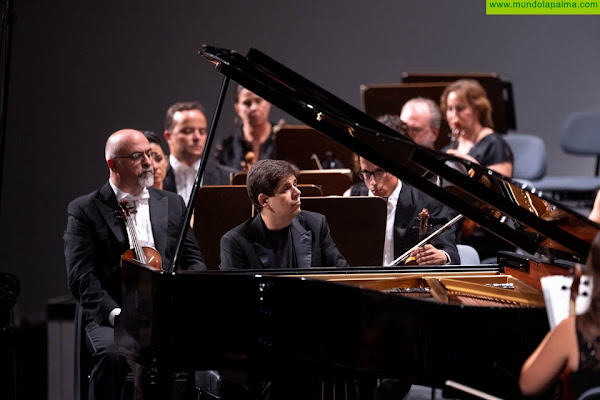 El Circo de Marte acoge un concierto de la Orquesta Sinfónica de Tenerife bajo la dirección de Javier Perianes