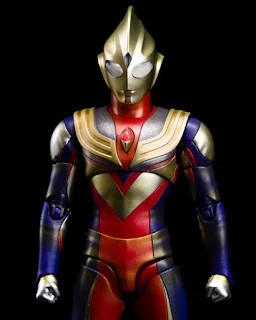 REVIEW SHFiguarts (Shinkocchou Seihou) Glitter Tiga, Bandai