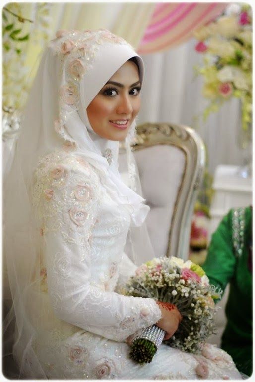 8 Inspirasi Gaun Pengantin Putih untuk Muslimah 2022