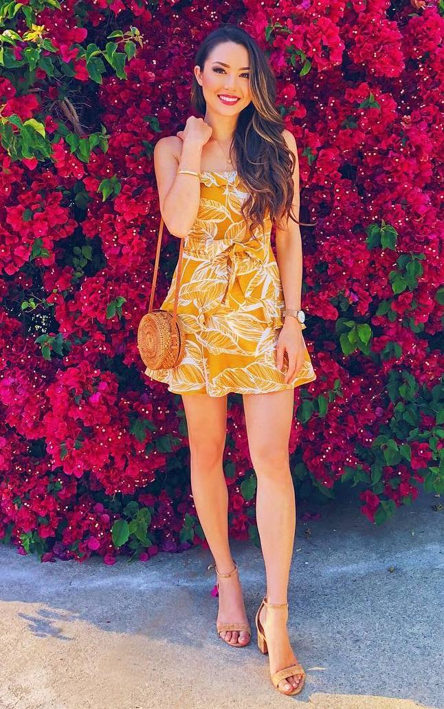 best summer outfit / heels + bag + printed dress