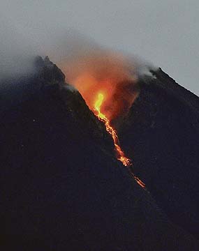 Gunung Berapi Karangetang di Sumatera Meletus - AsRaFF RuSLaN