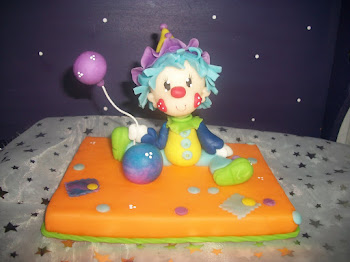 PAYASO CON GLOBOS