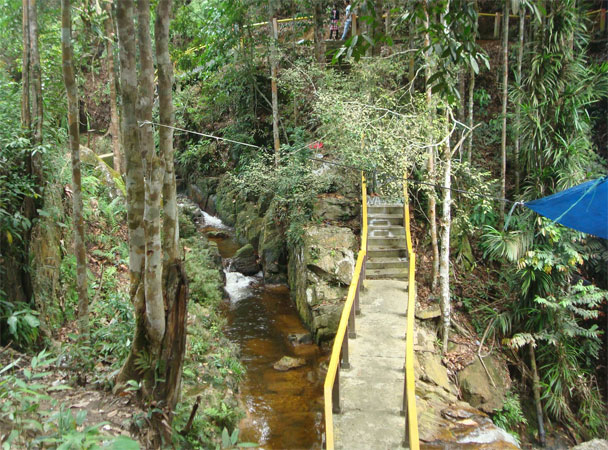 Download this Guruh Gemurai Waterfall Riau Indonesia picture