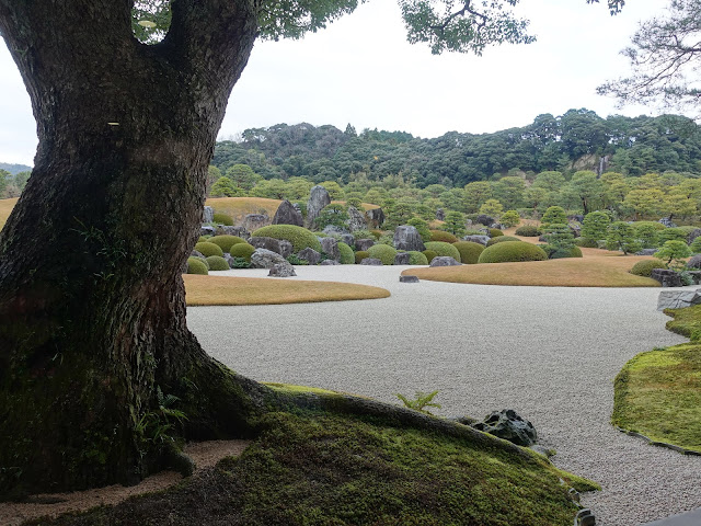 足立美術館の枯山水庭