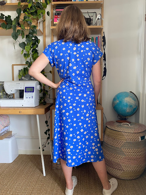 Diary of a Chain Stitcher: Tessuti Lois Dress in Floral Linen Blend from The Fabric Store