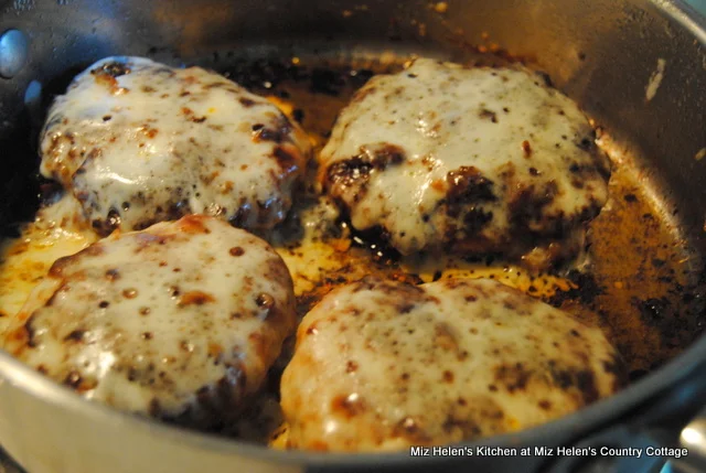 Chicken Parmesan Patty With Spaghetti at Miz Helen's Country Cottage