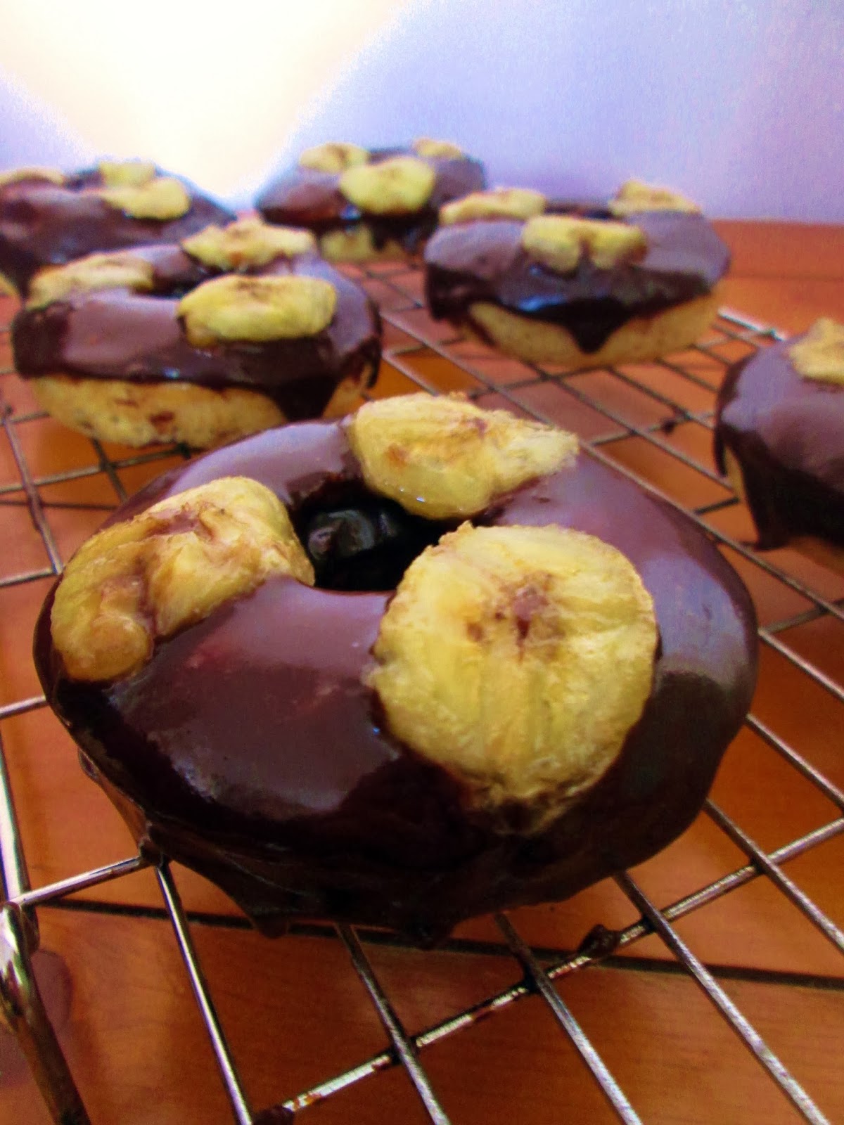 http://themessykitchenuk.blogspot.co.uk/2014/02/baked-chocolate-chip-banana-doughnuts.html