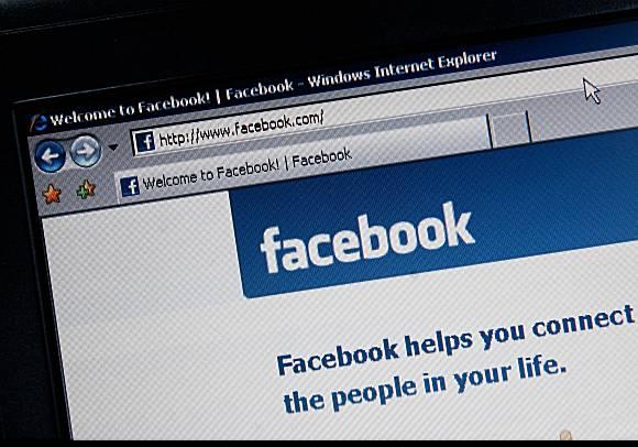 Un  Hackers Famoso En la Red, Rechaza Facebook