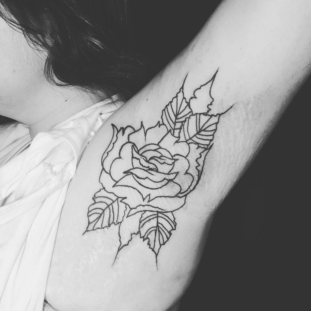 Tatuajes en las axilas para mujeres