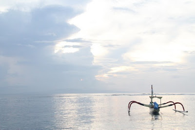 Panorama Matahari Terbit di Pantai Sanur Menyimpan Sejuta Keindahan Panorama Matahari Terbit di Pantai Sanur Menyimpan Sejuta Keindahan