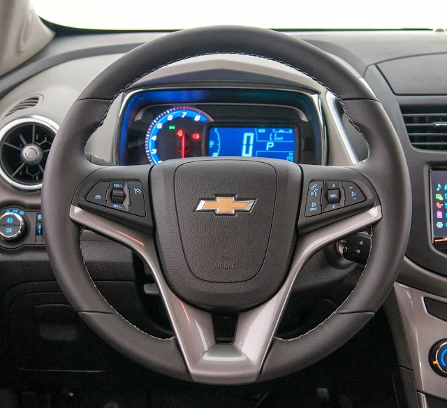 Novo Chevrolet Tracker 2014 - volante