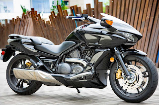 2010 Honda DN-01 Crossover Motorcycles