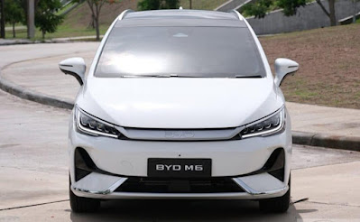BYD M6