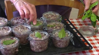   paté de sanglier en bocaux, paté de sanglier facile et rapide, paté de sanglier en bocaux en video, paté de foie de sanglier en bocaux, pate de sanglier et porc sterilise, marmiton pate de sanglier en bocaux stérilisés, recette terrine de sanglier thermomix, paté de sanglier en bocaux au four, terrine de sanglier à l