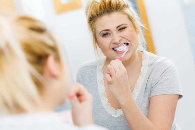 The proper way to brush your teeth