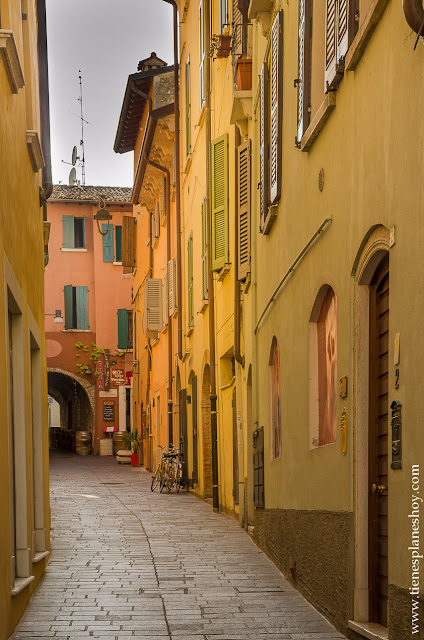 Pueblo que ver lago di Garda Desenzano viaje