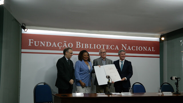 Em cerimónia realizada na Biblioteca Nacional o escritor Silviano Santiago recebe o Prémio Camões 2022.