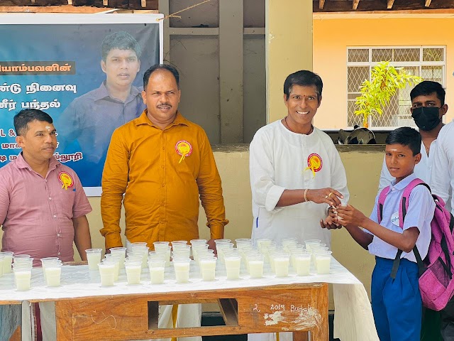  செங்கலடி மத்திய கல்லூரியின் பழைய மாணவன் அமரர் சியம்பவானின் நினைவு தினத்தையொட்டி தண்ணீர்ப்பந்தல்!