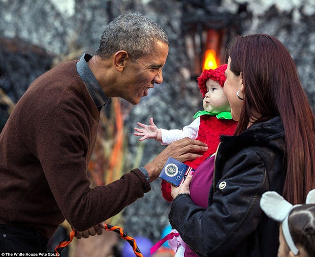 Check out this toddler dressed as Pope at White House Halloween party