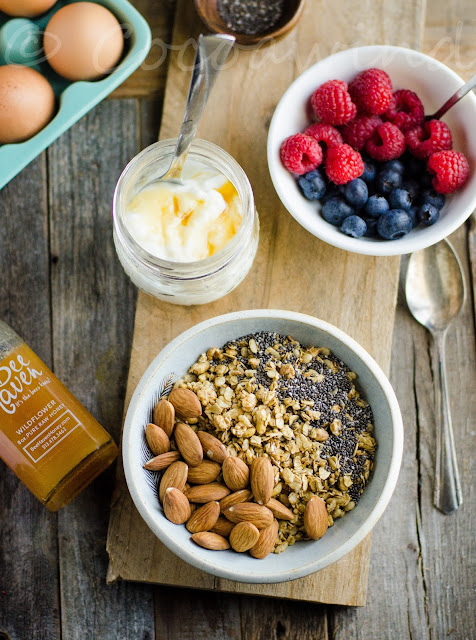 Granola-Yogurt-Mixed Berry Bowl with Chia Seeds (Breakfast) 