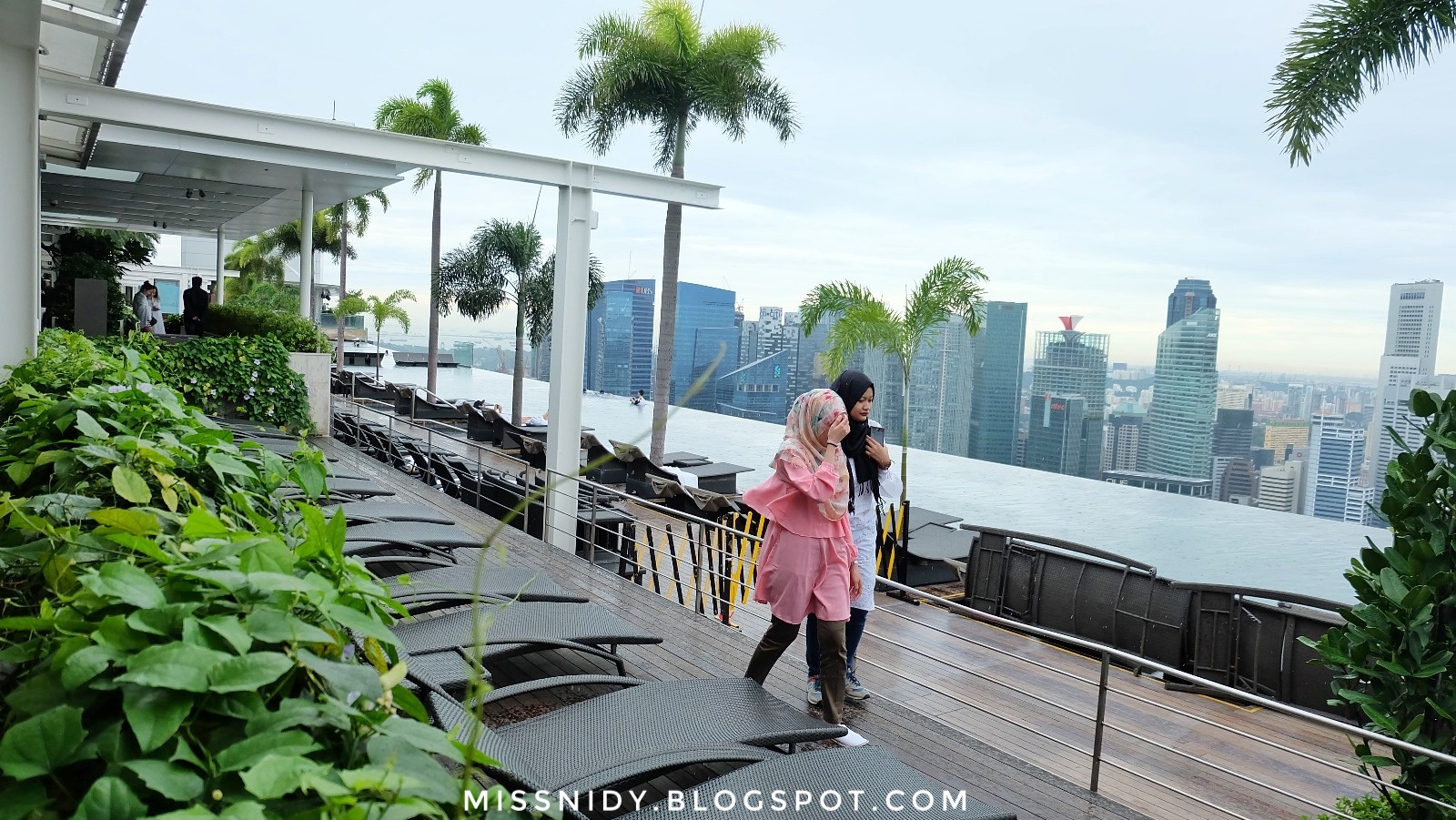 cara berenang di marina bay sands hotel