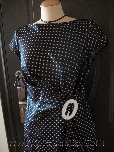 Stepalica: Polkadots dress with a knot