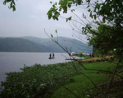 Congo river and mountains