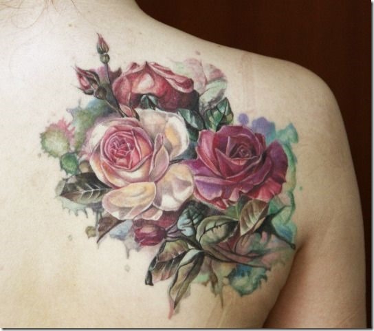classique_de_roses_dos_tatouage