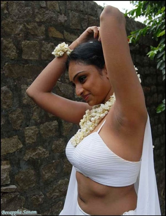 Mallu Actress In Navel Stills