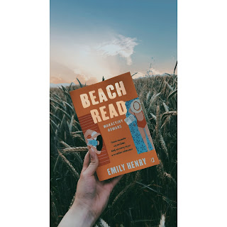"Beach read. Wakacyjny romans" ~~Emily Henry