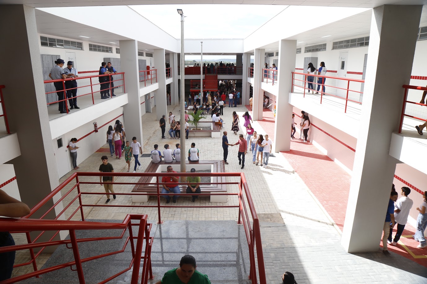 Inauguração de escola em Farias Brito marca a abertura do Ano Letivo na rede Estadual Cearense