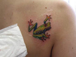 animals frog tattoo