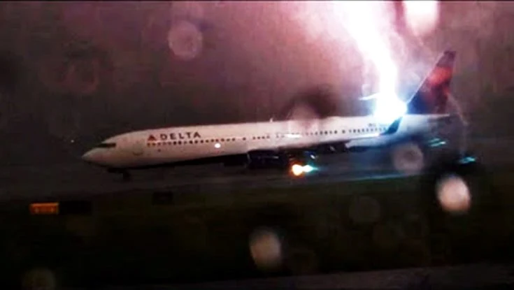 Boeing 737 Delta Airlines