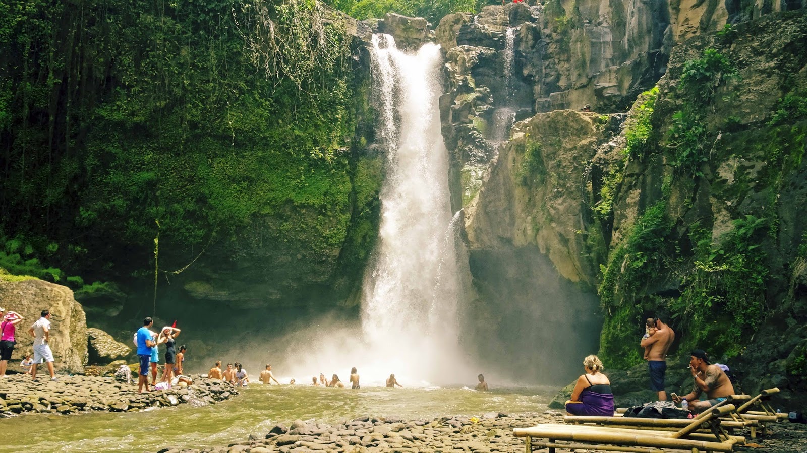 Keindahan Air Terjun Tugenungan Yang Mengundang Petualang Mancanegara