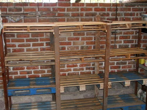 DIY Wooden Pallet Shelves with Storage | Pallet Furniture Ideas