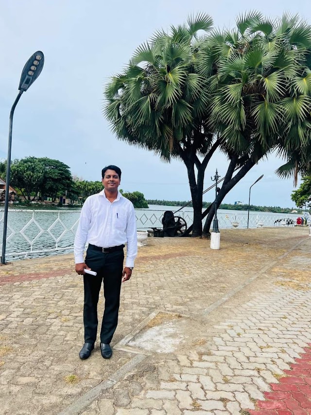 கிழக்குப் பல்கலைக்கழக, தாபனங்கள் பிரிவில் கடமையாற்றும் திரு.சு. சுரேஷ் (M. A) அவர்கள்  மட்டக்களப்பு மாவட்ட நீதிமன்றத்தில், மாவட்ட நீதிவான் முன்னிலையில் மொழிபெயர்ப்பாளராக சத்தியப் பிரமாணம் செய்துகொண்டார். 