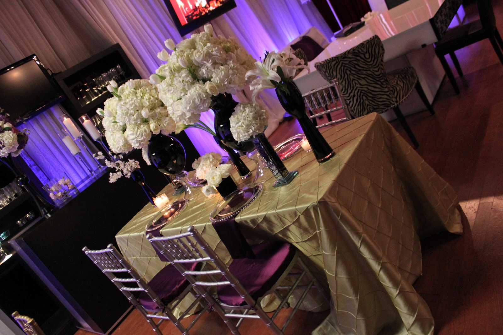 Black And White Table Decorations