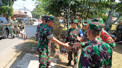 Pangdam III/Siliwangi Tinjau Latihan Pratugas Pamtas RI-PNG di Gunung Padang