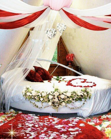 Tambah Romantis dengan 50 Dekorasi  Indah Kamar  Pengantin  